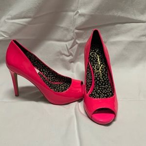 Jessica Simpson pumps
